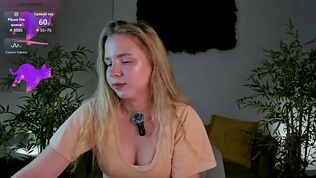 Linda__Bloom webcam
