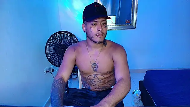 Crow_boss77 webcam