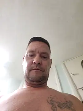 remy19866 (Ask my age) - Get dick out