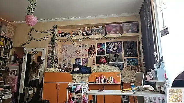 cowledscript's live room
