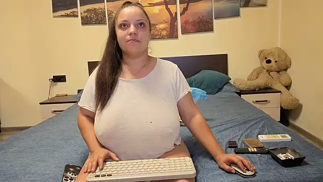 adelline live sex cam