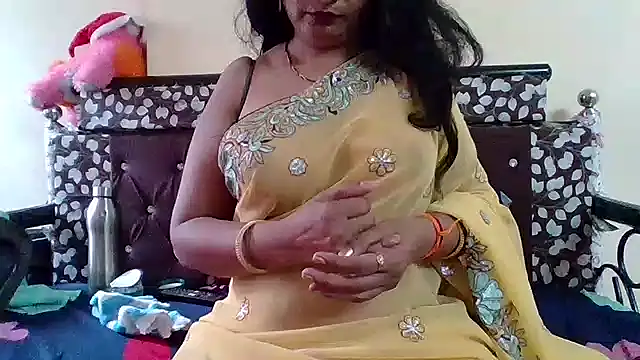 nautybabe (F milf) - boobies maslo