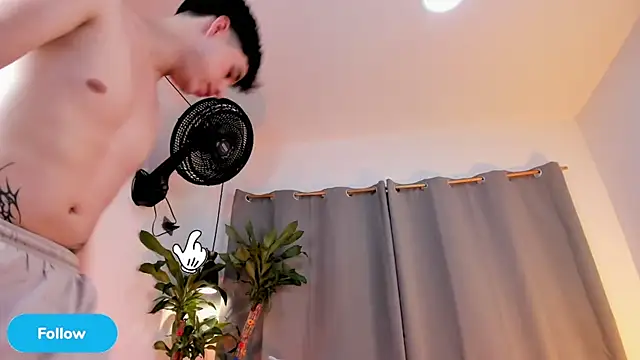 mrhot_night webcam