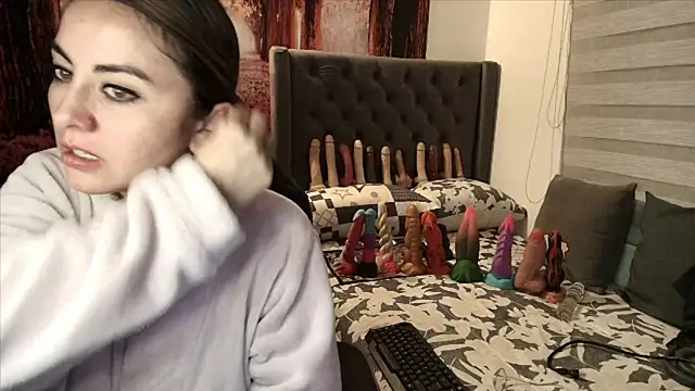 sofia23dirty live cam on StripChat