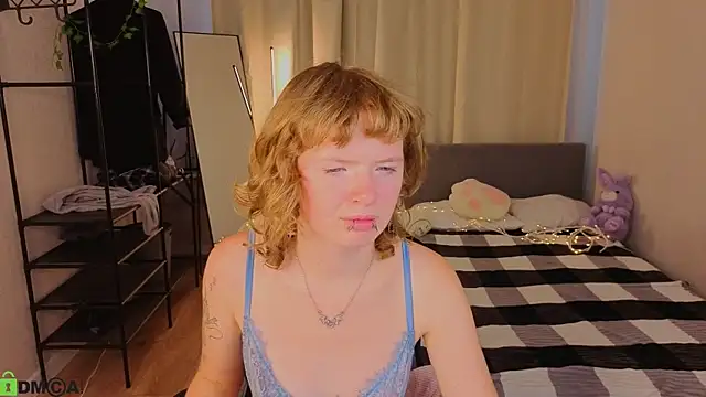 VioletDesiree live cam on StripChat