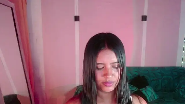 sweet_susy222 - Sweet_susy222's free webcam - UK Sex Cams