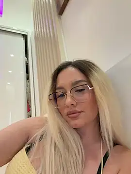 mollyxxx live webcam show
