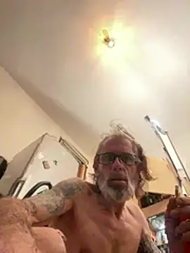 crisfootlicker live cam on StripChat