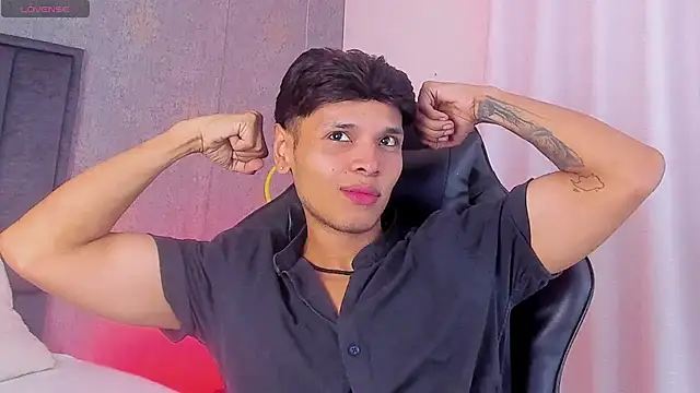 Alejandroo_Montenegro webcam