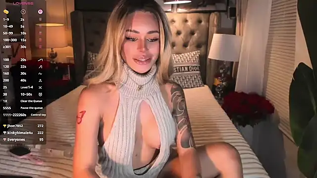 ParisianDoll webcam