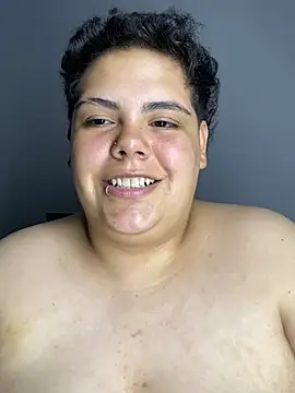 Hailey_Curvy webcam