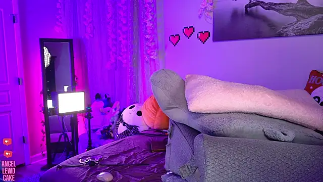 Angel-Lewd-Cake webcam