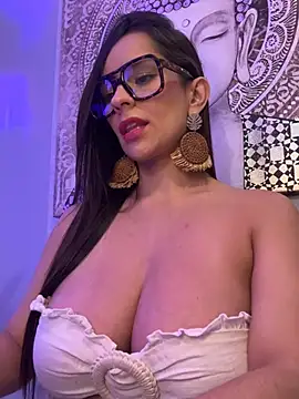 mau_white (F milf) - Wowww Mau you are so sexy GLT 4 photos