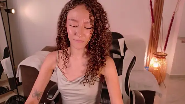ChloeMoreti webcam