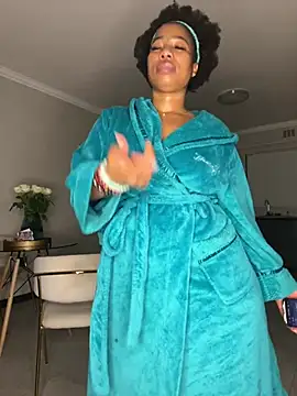 CurvyDesire1