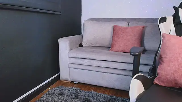 lara_reynolds webcam