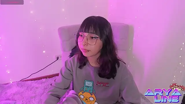 arysUwU live cam on StripChat
