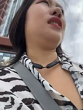 Eliza-E live cam on StripChat