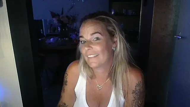 xMystiqueMavenx webcam