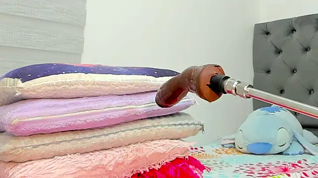 Elizabeth_18_ webcam