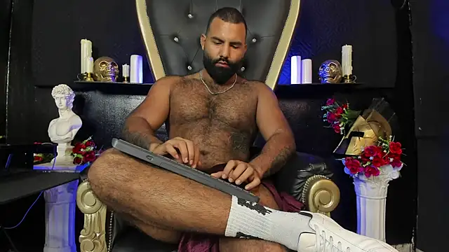 BeardAndrew live cam on StripChat