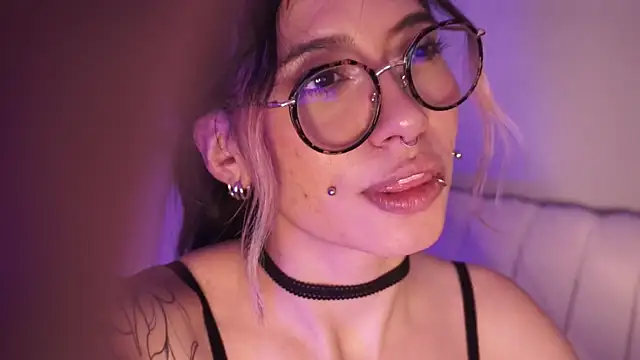 Violetta_Nur webcam