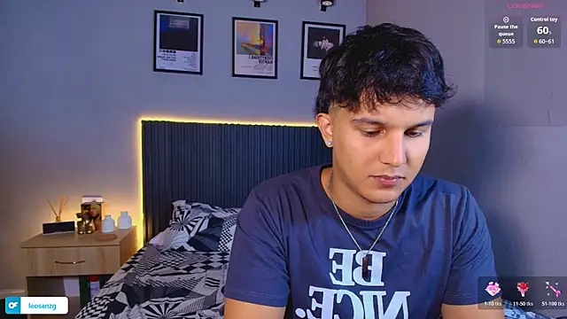 Leo_Savage_ webcam