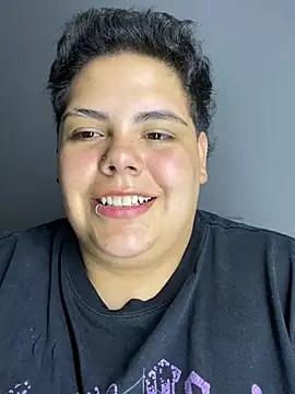 Hailey_Curvy webcam