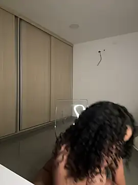 Curlyierr webcam