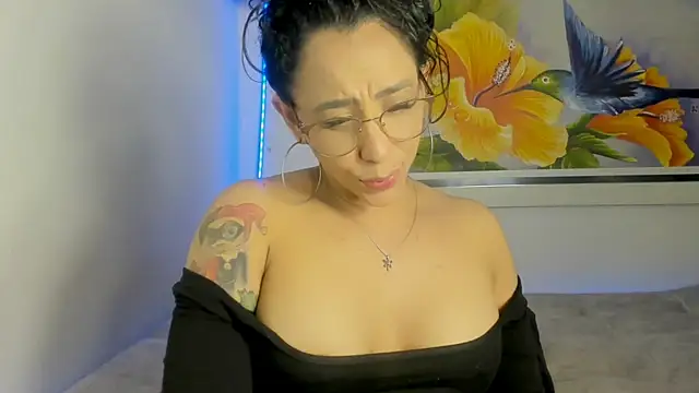 kaiagerbes3 live cam on StripChat