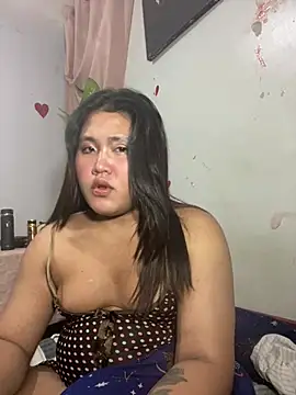 Mystic_Ember live cam on StripChat
