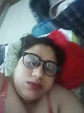Wildsimmi27 live cam on StripChat