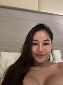 SweetThaiGirlfriend live webcam show