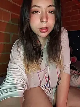 Petite_CherryX webcam