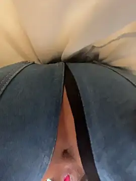 kiss_loo live webcam