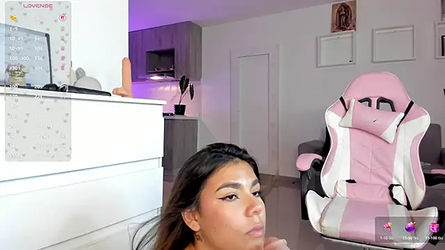 alicethunderr - Alicethunderr's free webcam - UK Sex Cams