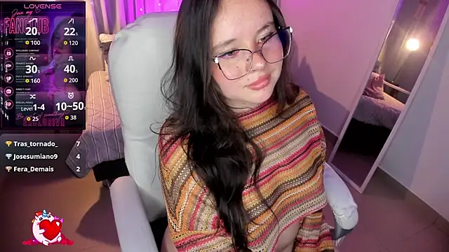 raven_sweeteyes (F teen) - Rub clit over panty