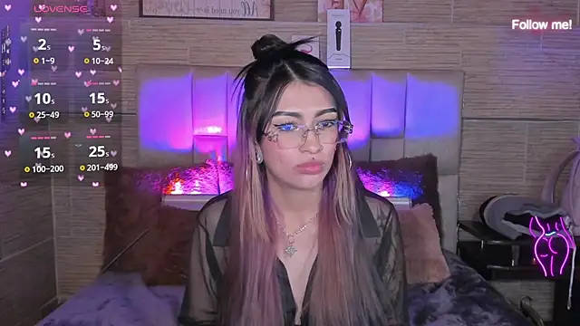 mia_devine_ live cam on StripChat