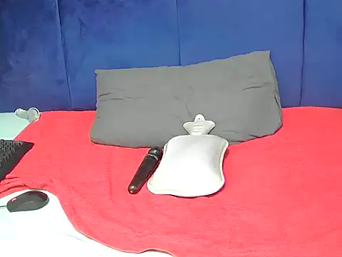 Serafyynxo live cam on StripChat