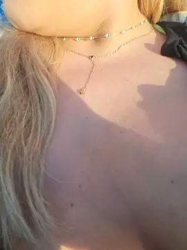 dirtyfeelin (F young) - Fingering pussy on the beach🏖🚨🏝