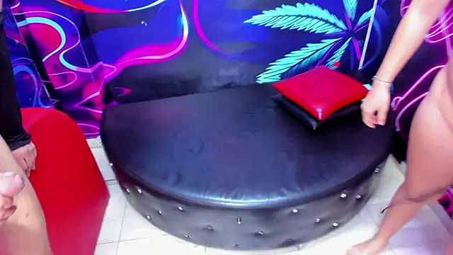miacam-hot webcam