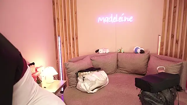 MadeleineSanez webcam