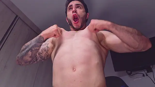 Latino_stud4u webcam