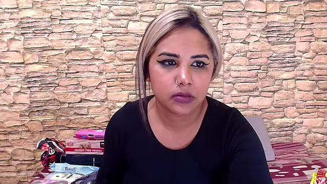 IndiaSexyStripper4u webcam