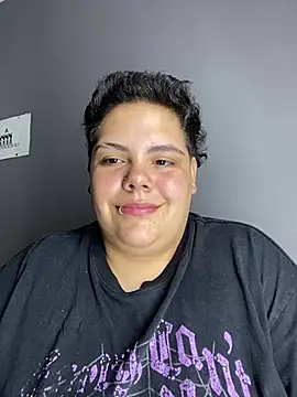 Hailey_Curvy's Live Chat Room