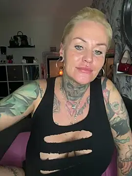 InkedMissLaBaehm webcam