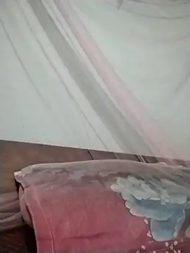 Naaya8109 webcam