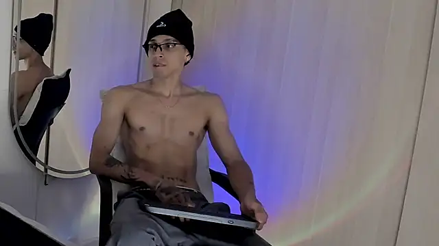 Mheysam_Youngerx webcam