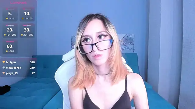 College_Girl_18 live cam