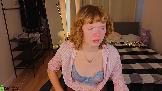 VioletDesiree webcam